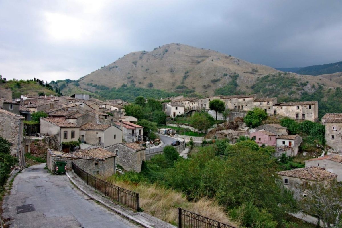 Vista panoramica di Bojano con il Matese sullo sfondo