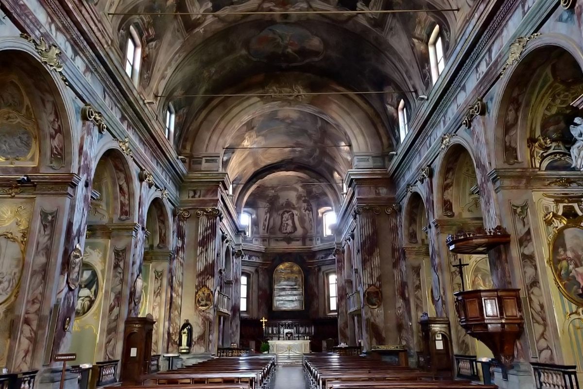 Interno della Chiesa di San Bartolomeo a Montenero di Bisaccia